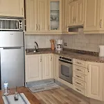 Paradise Court 1 Bedroom With Pool, 公寓