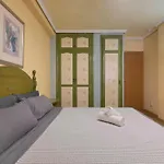Paradise Court 1 Bedroom With Pool, 公寓 *