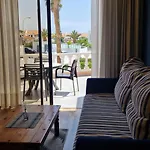 Paradise Court 1 Bedroom With Pool, *