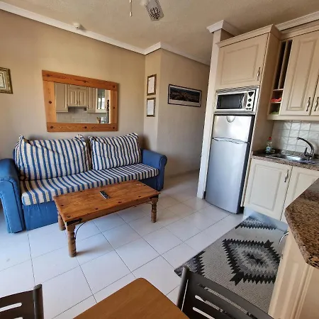Paradise Court 1 Bedroom With Pool, Апартаменты Адехе