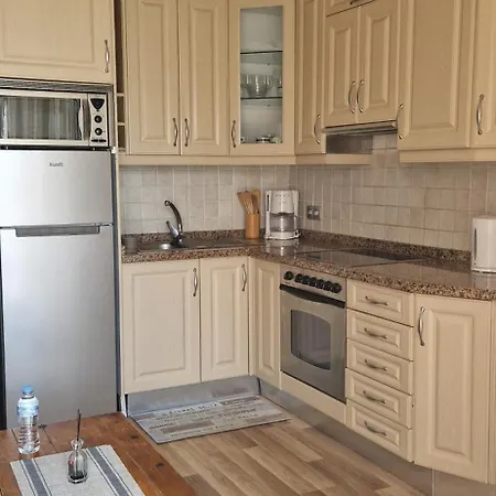 Paradise Court 1 Bedroom With Pool, Daire